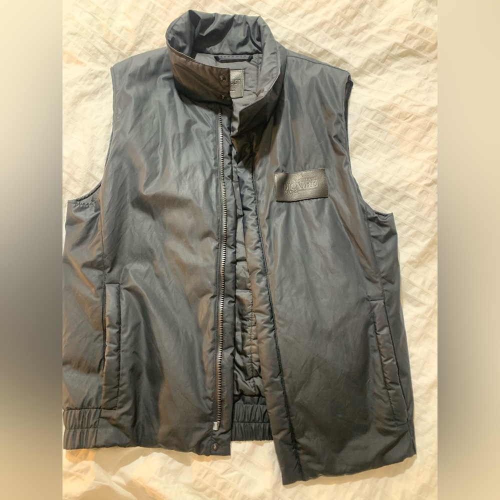Men's Black Quilted Puffer Vest - Brand Unknown